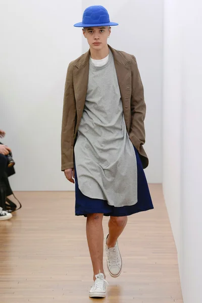 Look 11